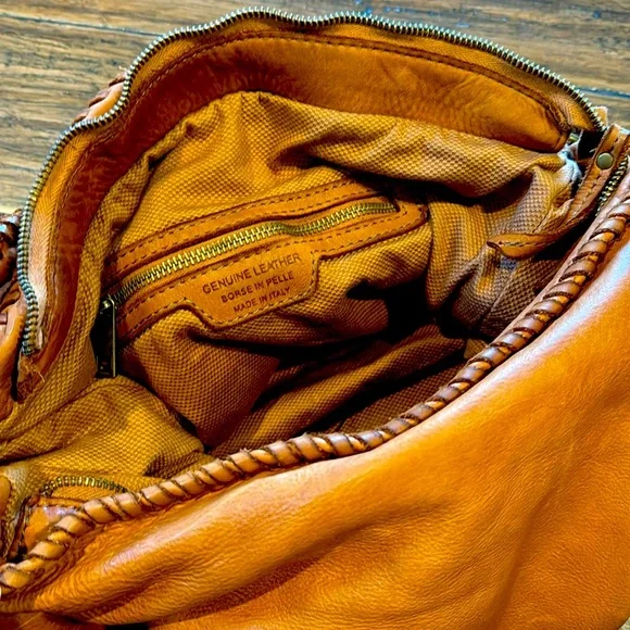 NWT! Gorgeous large Bolsa Nova Leather bag. “Braided” edge details. - Picture 6 of 13